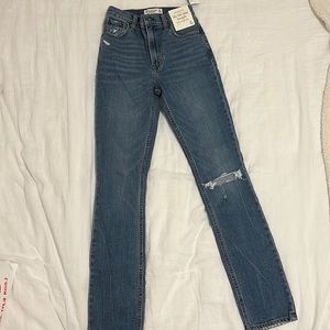 Abercrombie “The 90s Slim Straight” Ultra High Rise Jeans
